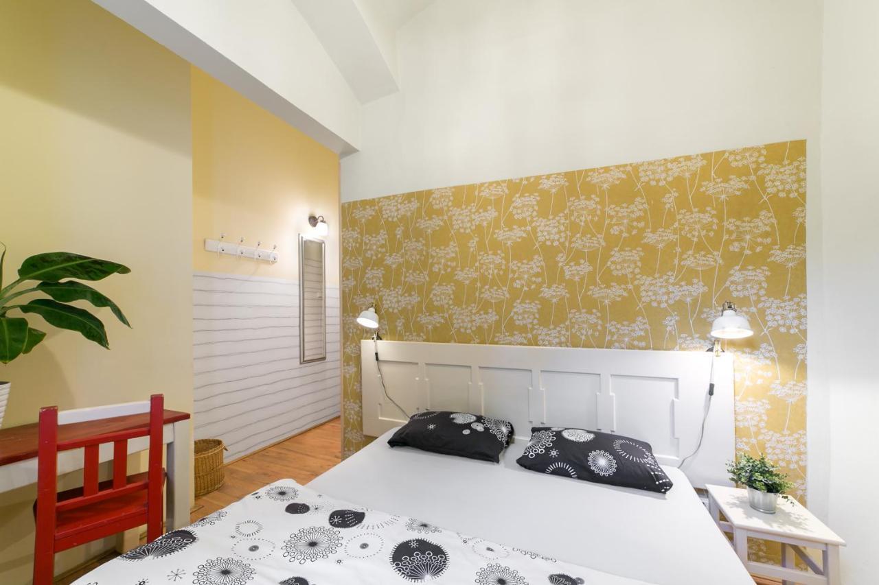 Hostel Elf Прага Екстериор снимка