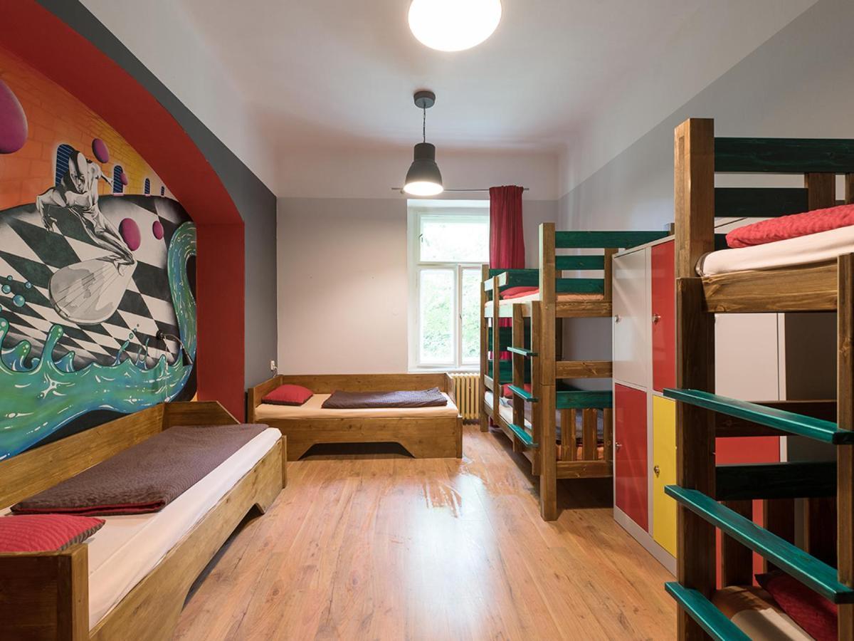 Hostel Elf Прага Екстериор снимка