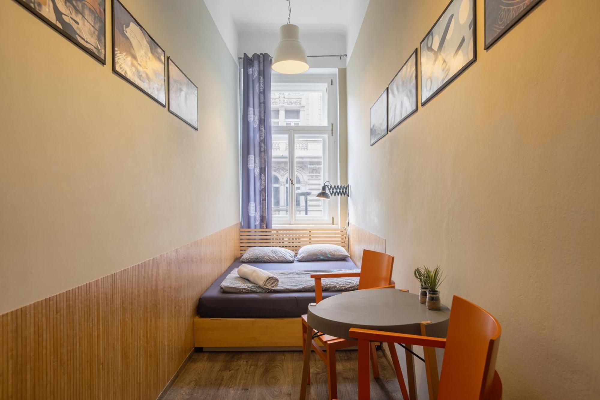 Hostel Elf Прага Екстериор снимка