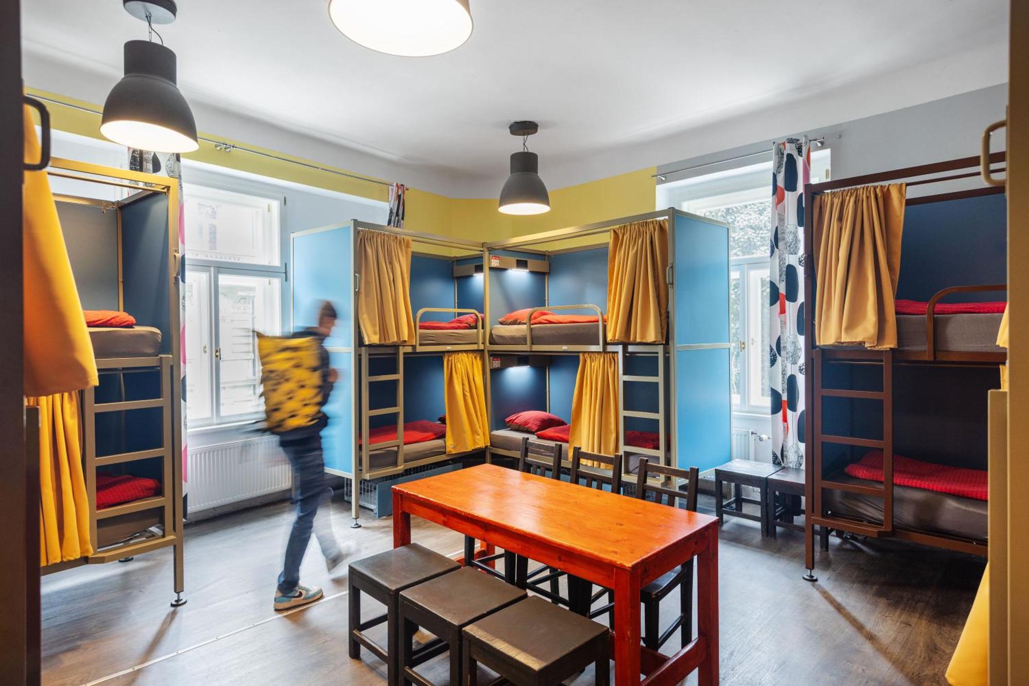 Hostel Elf Прага Екстериор снимка
