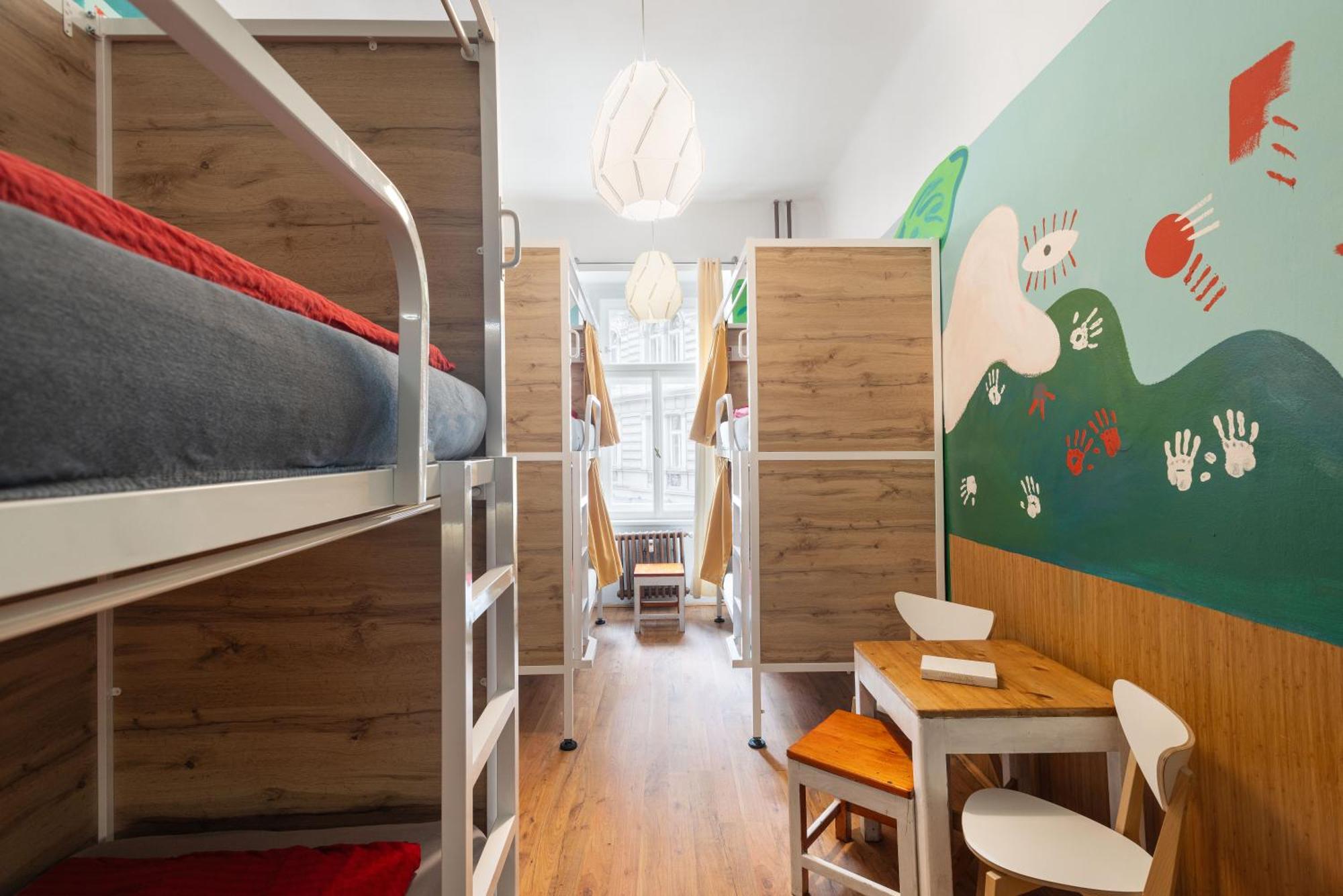 Hostel Elf Прага Екстериор снимка