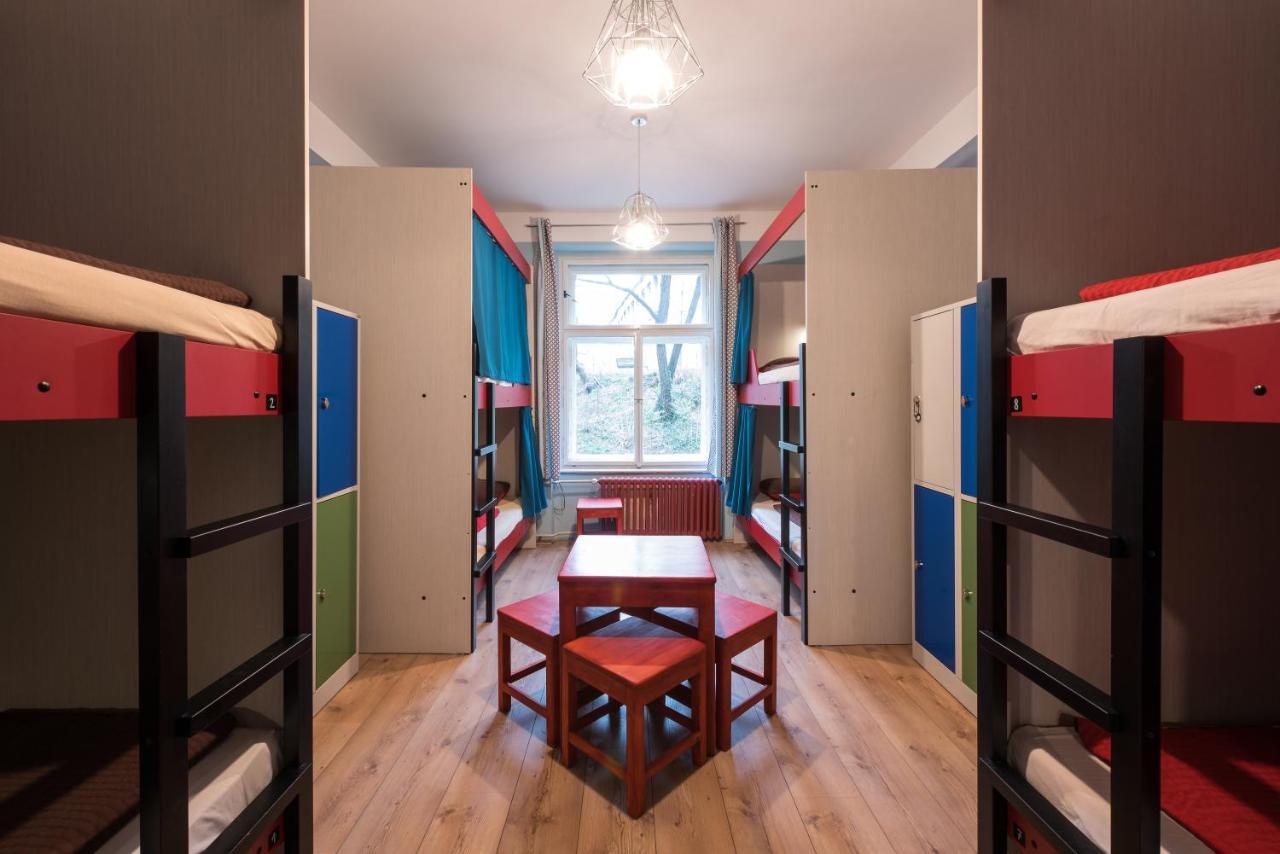 Hostel Elf Прага Екстериор снимка